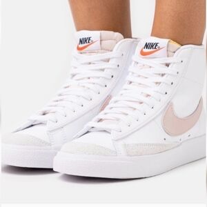Nike Women's White and Pink Sneakers